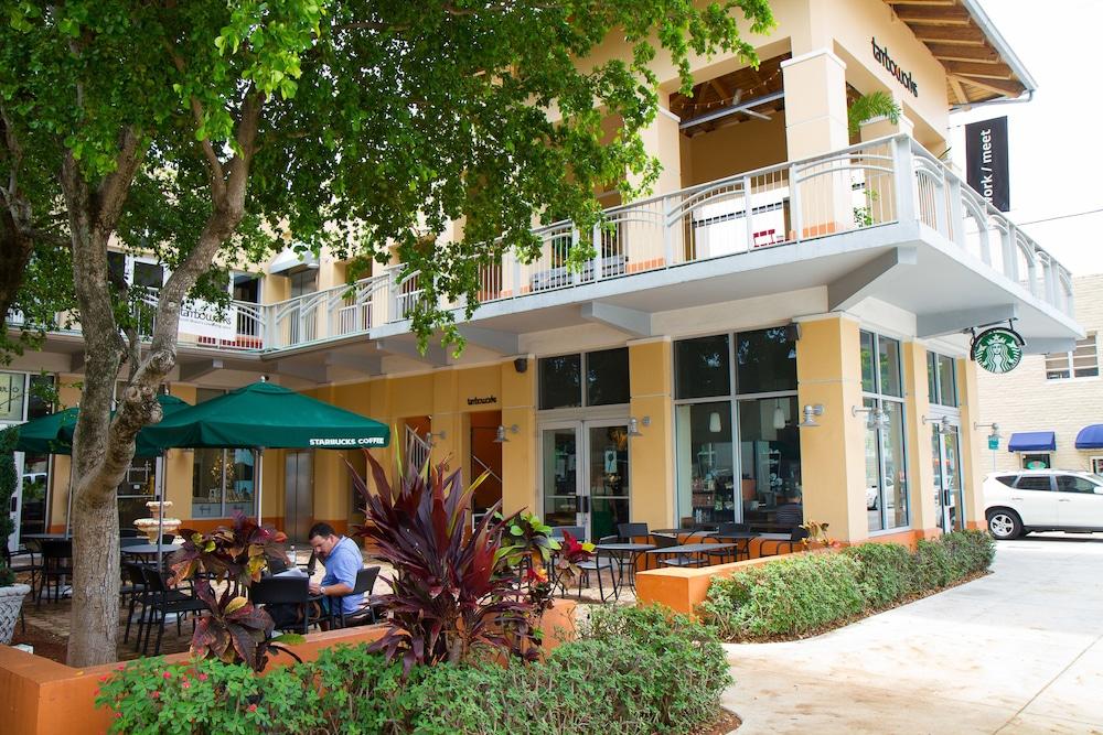 Rodeway Inn South Miami - Coral Gables Exterior photo