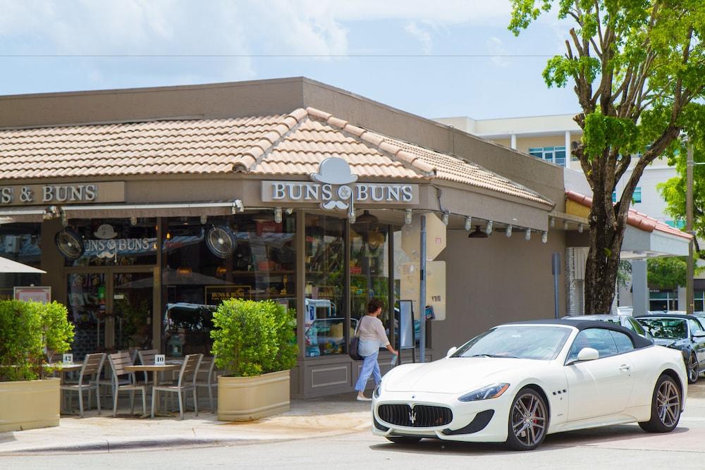 Rodeway Inn South Miami - Coral Gables Exterior photo